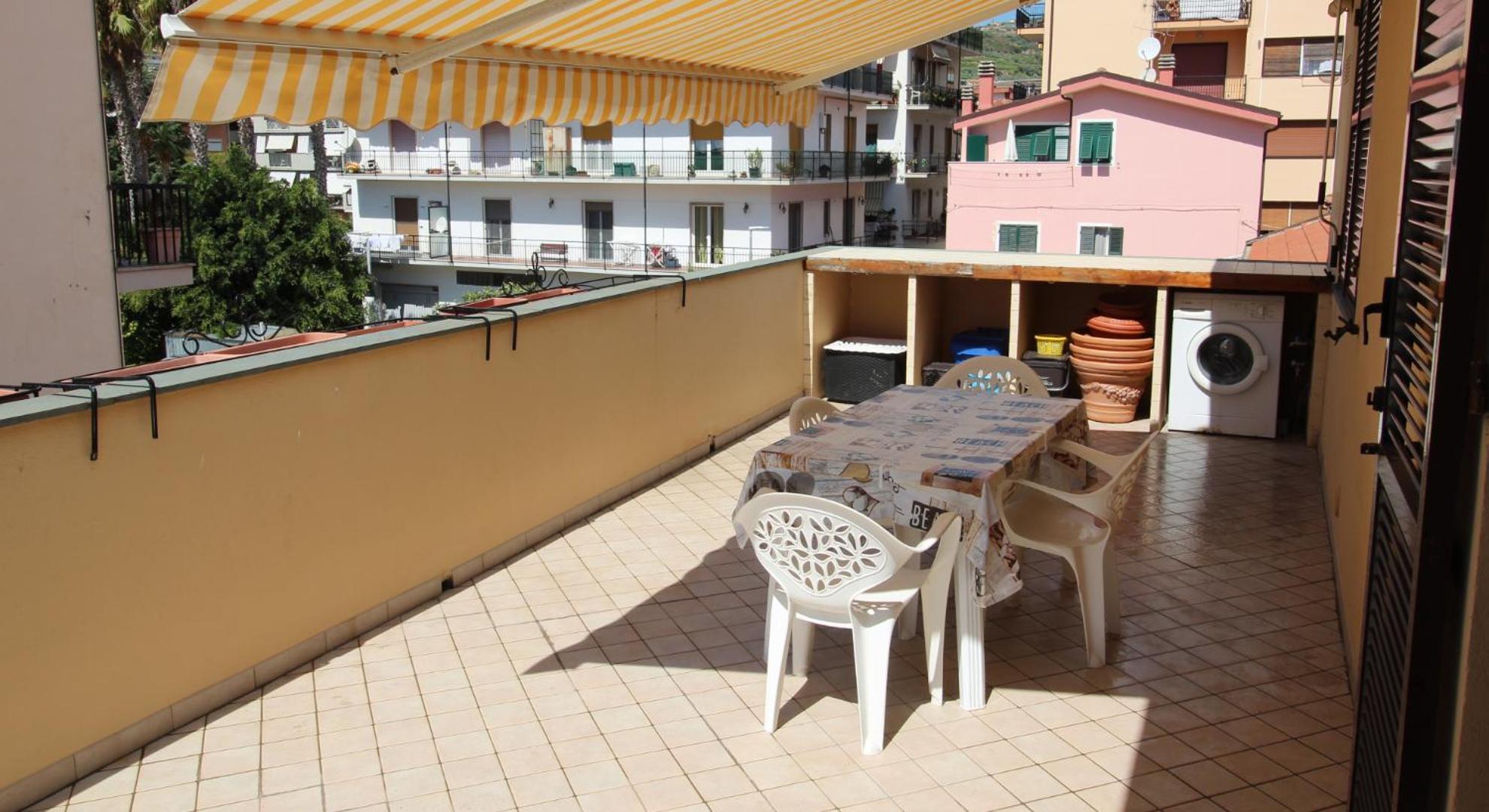 Garibaldi Appartamenti Riva Ligure Exterior foto